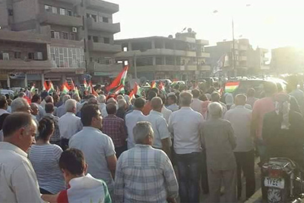 Kamışlı'da Kürtler PYD'yi protesto etti