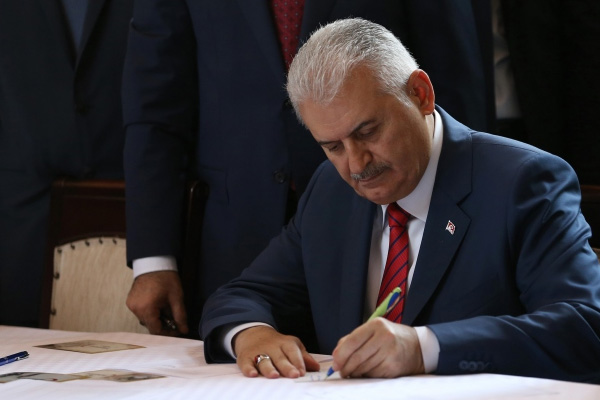 Binali Yıldırım'dan Suriyeliler açıklaması: Dönecekler