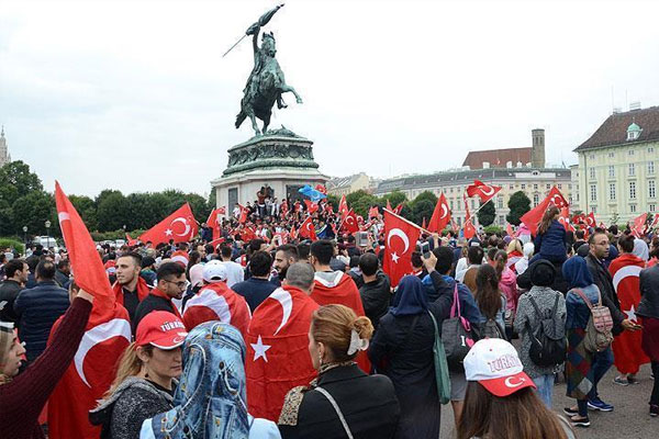 PKK'nın Avrupa üssü: Avusturya
