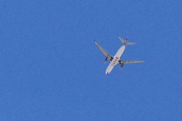 Katar uçağı alev aldı