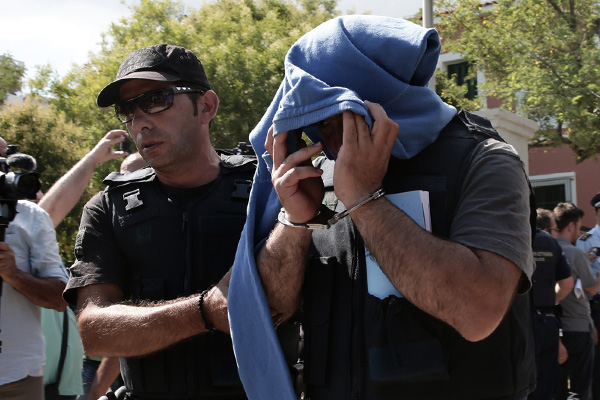 Yunanistan’daki darbeciler bir kez daha hakim karşısında