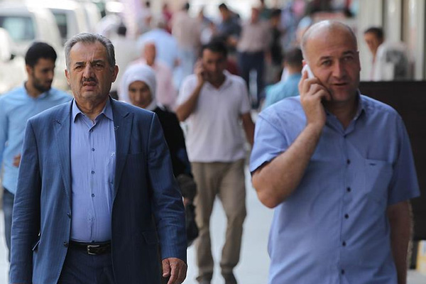 Hakkari'nin il olarak kalması kentte sevinçle karşılandı