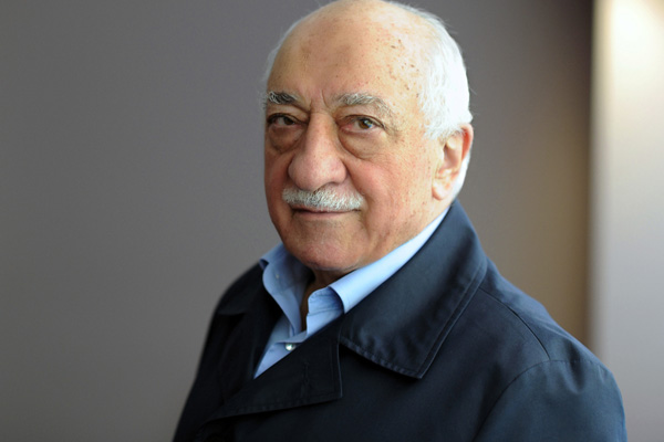 Gülen hakkında kırmızı bülten talebi