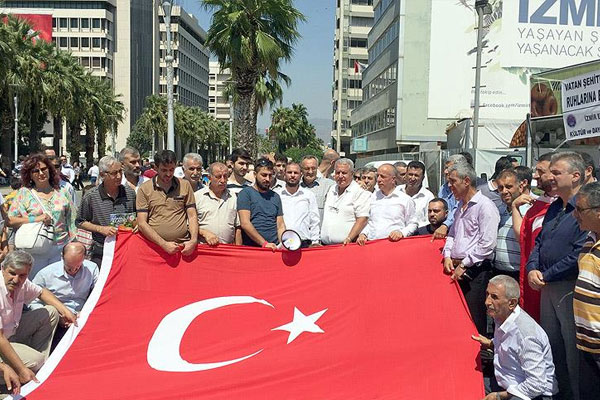 İzmir'de PKK saldırılarına tepki