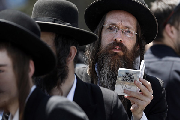 Fransa'da bir Yahudi göğsünden bıçaklandı