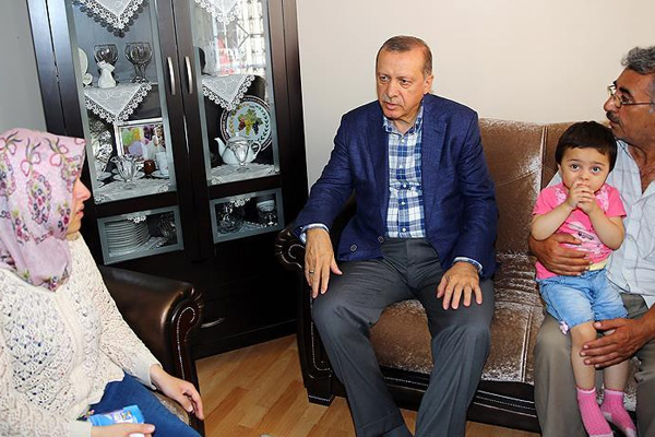 Erdoğan'dan şehit düşen Hüseyin Kısa'nın ailesine ziyaret