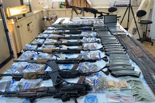 Ağrı'da öldürülen PKK'lıların silahları ele geçirildi