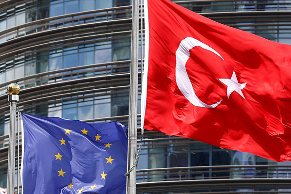 AB'den vizesiz seyahat açıklaması