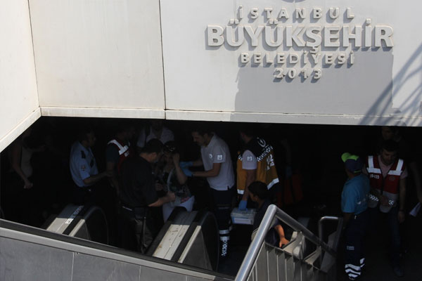 Taksim Metrosu’nda yürüyen merdiven kazası