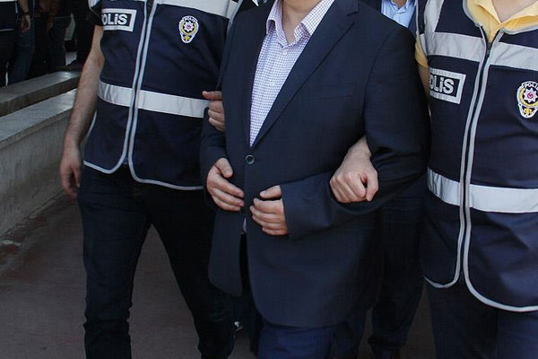 Kilis'te 73 kamu görevlisi tutuklandı