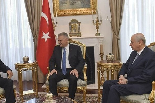 Başbakan Yıldırım'dan Bahçeli'ye FETÖ listesi