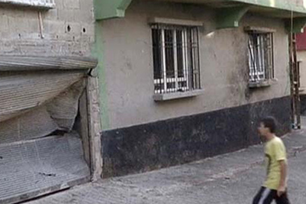 Canlı bomba yeleği bebek arabasına konularak getirildi