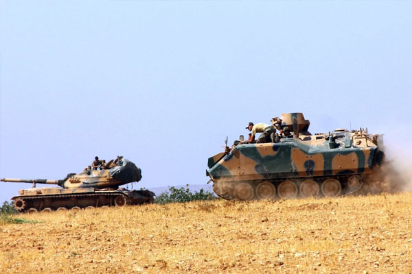 Türkiye'den sınıra takviye ekipler