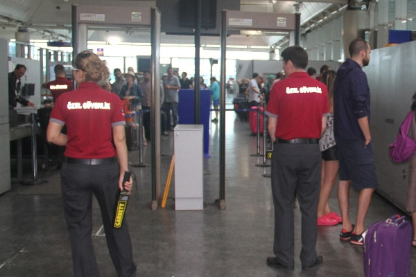 Havalimanlarında güvenlik önlemleri artırıldı