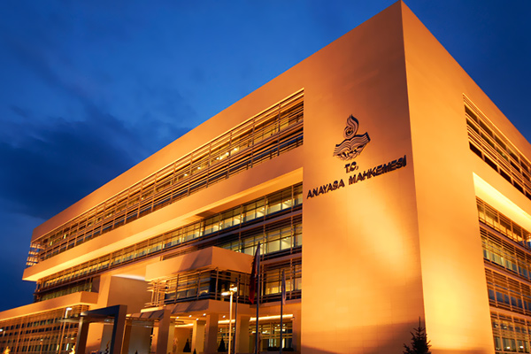 AYM ve Yargıtay'da 35 kişi gözaltına alındı