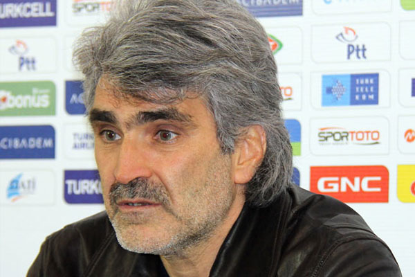 FETÖ'den aranan eski futbolcudan açıklama