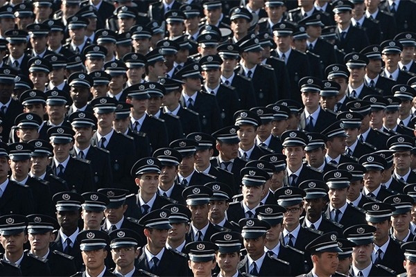 7 bine yakın polis ihraç ediliyor