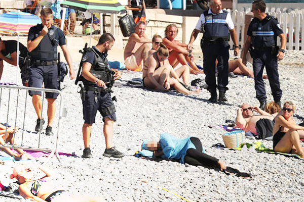 Fransa'da burkini yasağı askıya alındı