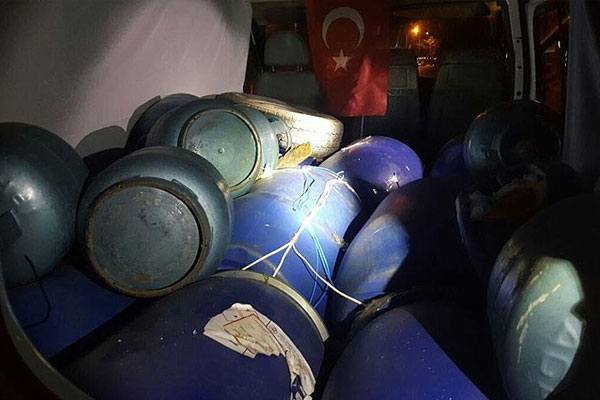 Hakkari'de bomba yüklü 2 araç ele geçirildi