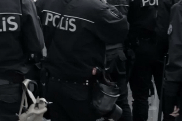 Hakkari’de polis lojmanı yakınlarında patlama