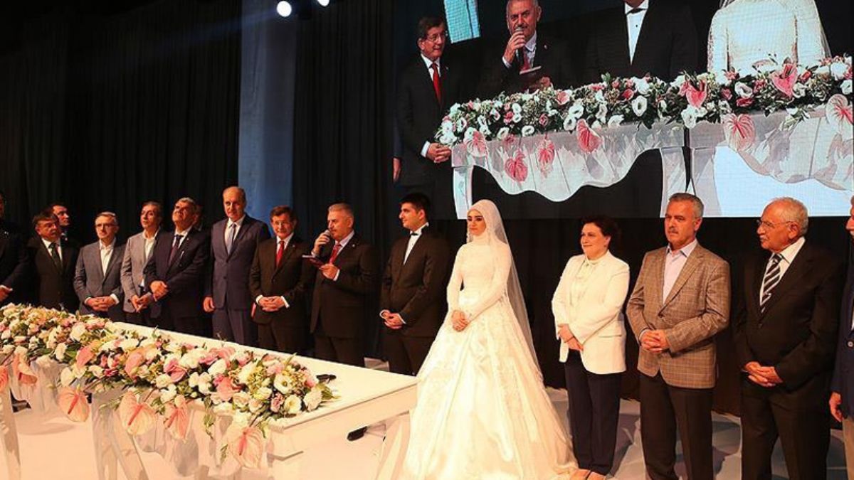 Milli Savunma Bakanı Işık'ın kızı evlendi