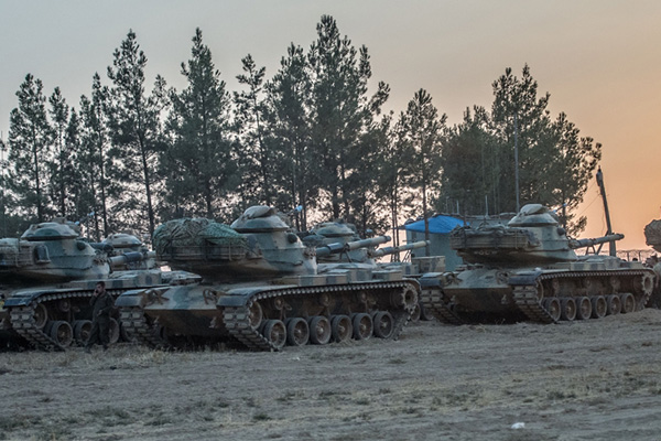 Türk savaş uçakları YPG'yi vurdu