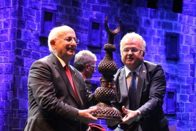 TBMM Başkanı Che'ye eşkıya diyerek gençleri uyardı