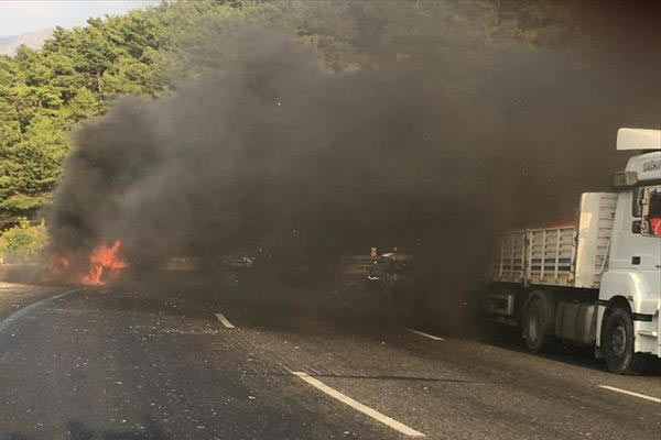4 kişilik aile, yanmaktan son anda kurtuldu