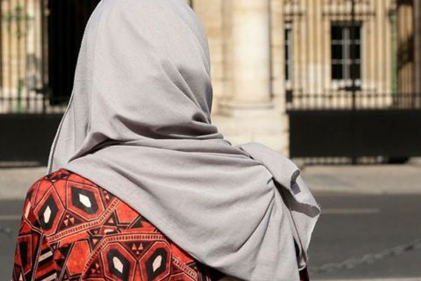 Fransa'da Müslümanlara zulüm sürüyor