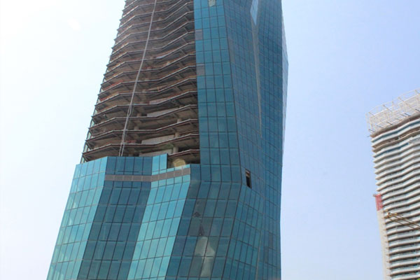 43 katlı binada feci kaza: 1 ölü