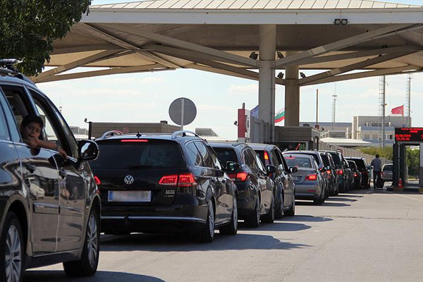 Sınır kapısında gurbetçi yoğunluğu