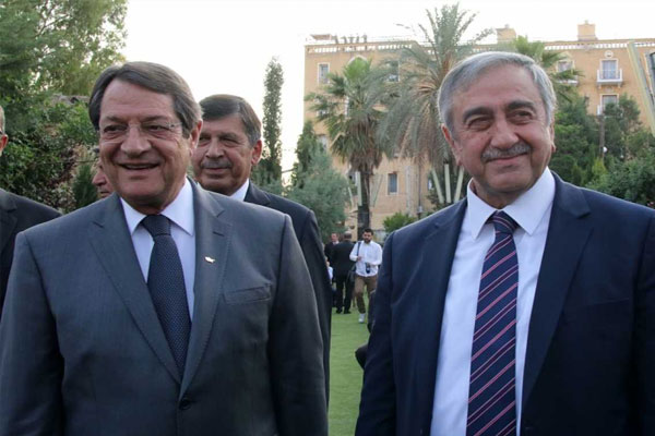 Kıbrıs'ta liderler arasında 5 saatlik görüşme