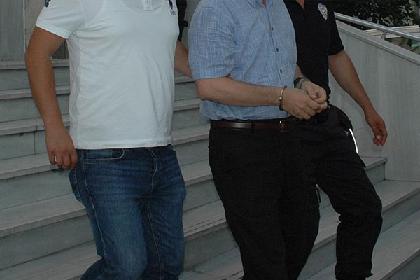 2 emniyet müdürü FETÖ'den tutuklandı