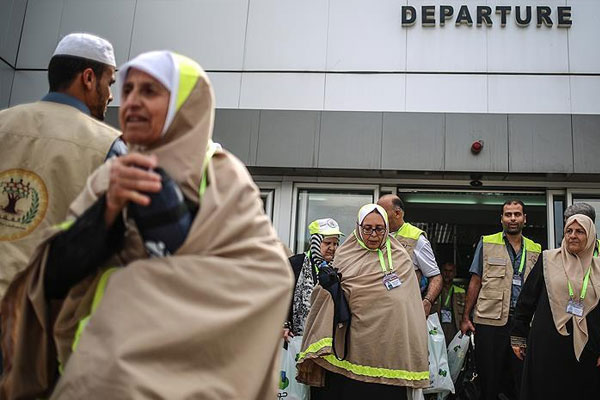 Gazze'den ilk hacı kafilesi hareket etti
