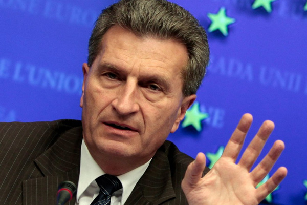 AB Komiseri: Türkiye'nin üyeliği Erdoğan sonrasının konusu