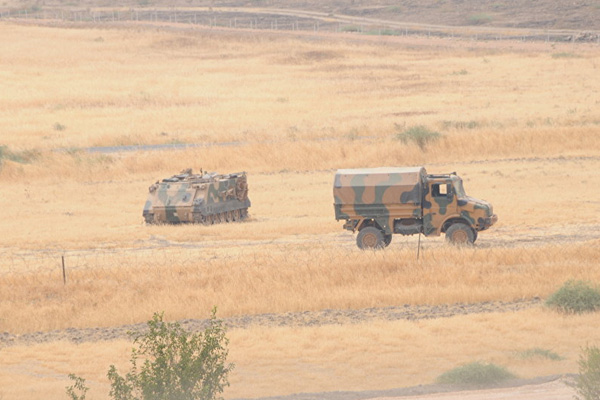 Suriye sınırındaki birliklere zırhlı araç takviyesi
