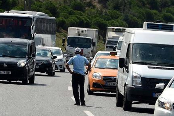 İstanbul trafiğinde yeni dönem: Polis tek tek geri gönderiyor