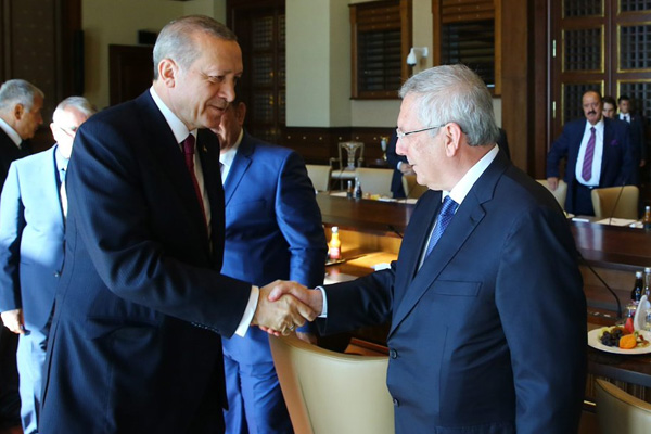 Cumhurbaşkanı Erdoğan Kulüpler Birliği heyetini kabul etti