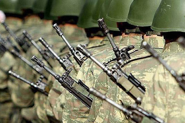 Askerler arasında kavga: 10 yaralı