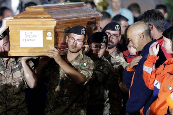 'Deprem öldürmez, insan öldürür'