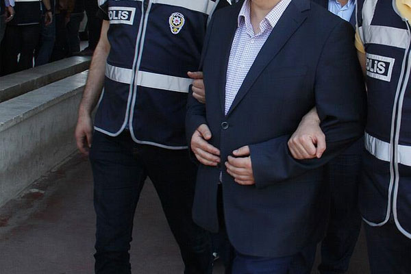 13 iş adamı FETÖ'den gözaltına alındı