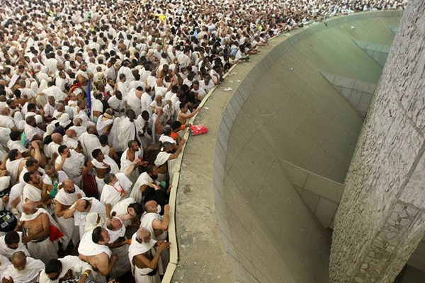 Hac'da şeytan taşlama süresine kısıtlama geldi