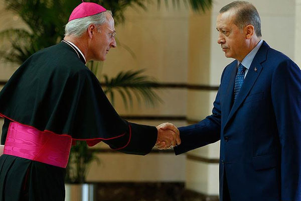 Erdoğan Vatikan'ın Ankara Büyükelçisi'ni kabul etti