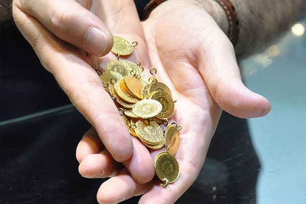 Altının kilosu 124 bin 800 liraya geriledi