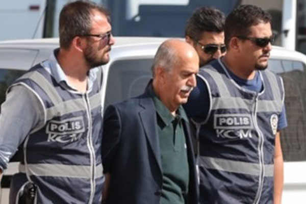 Eski valinin üzerindeki notun sırrı: Gülen duası çıktı