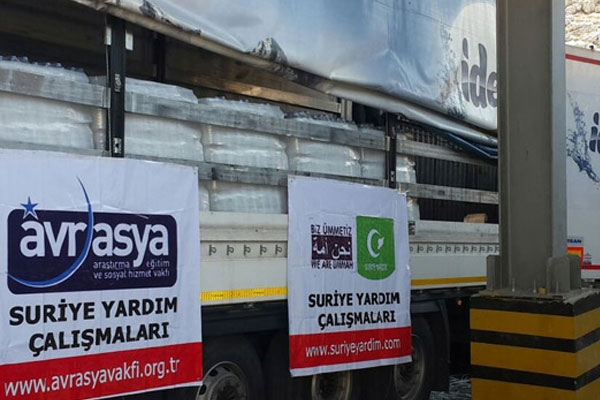 Halep'e 26 ton su yardımı