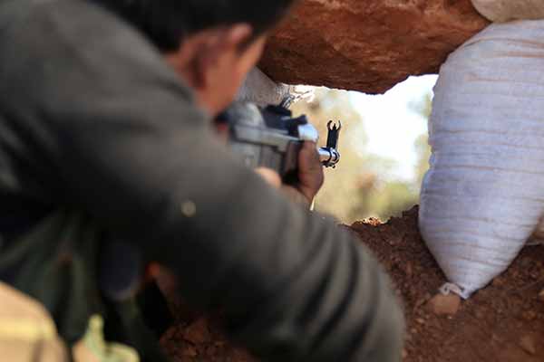 Suriyeli muhaliflerden sürpriz Hama atağı