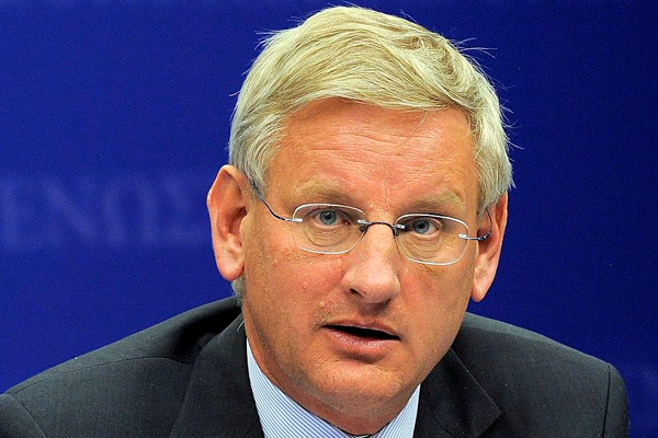 Bildt: Darbe girişiminin arkasında FETÖ olduğu aşikar