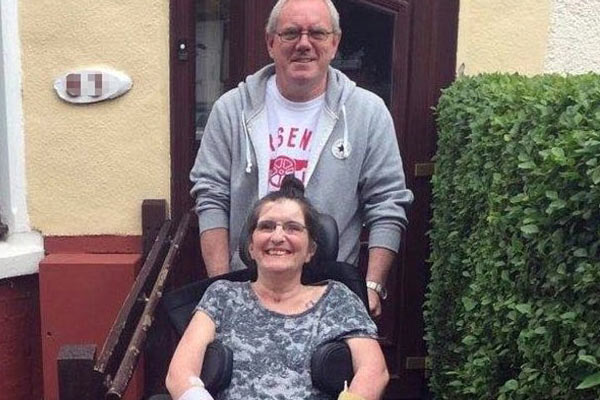 Öksürürken beyin kanaması geçirdi