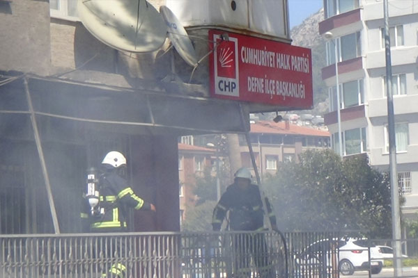 CHP binasında yangın